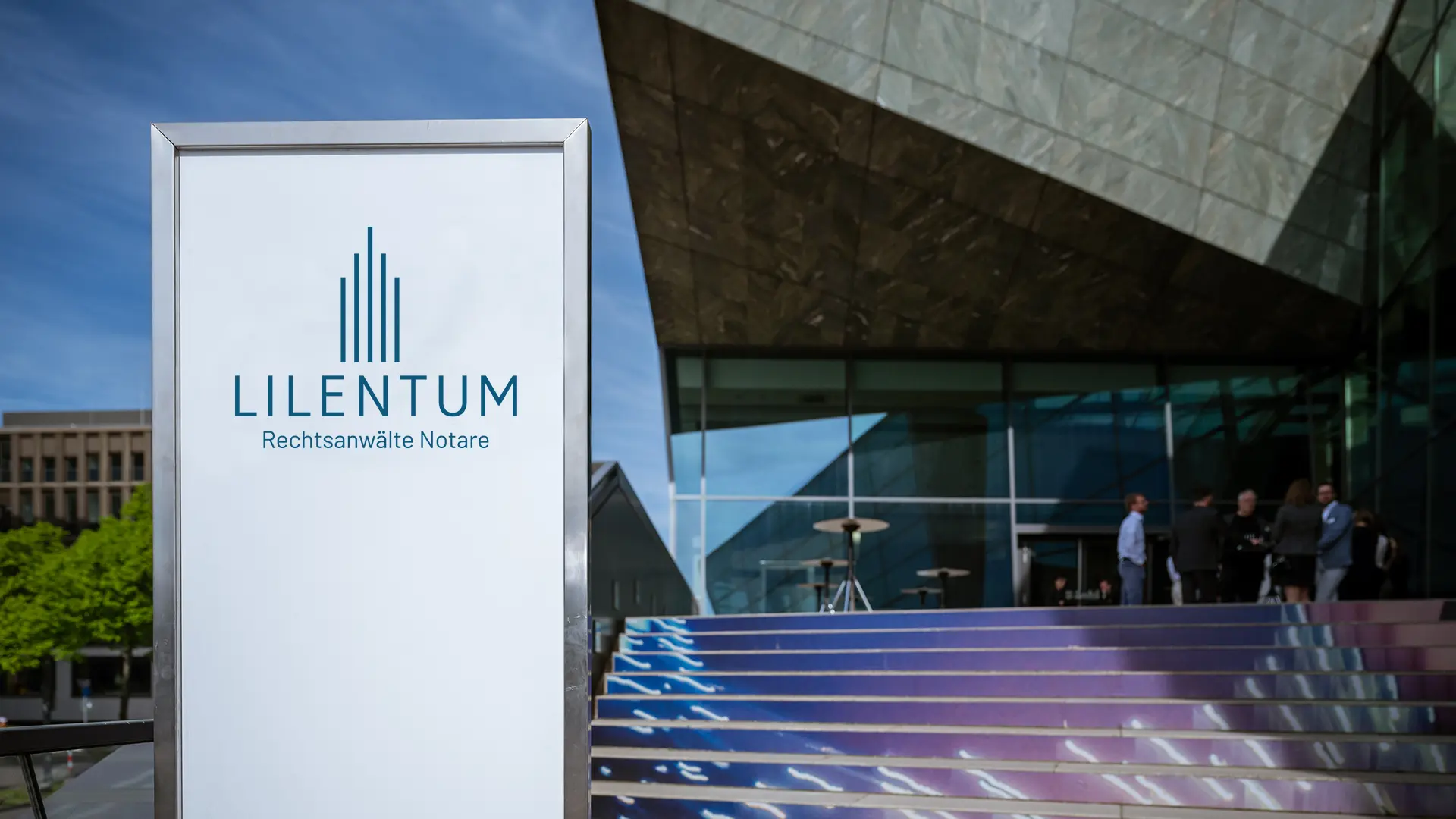 260124_AMK9067_ret-Lilentum_1920x1080 Erfolgreiches re-Branding der Anwaltskanzlei LILENTUM in Darmstadt durch svenka bold